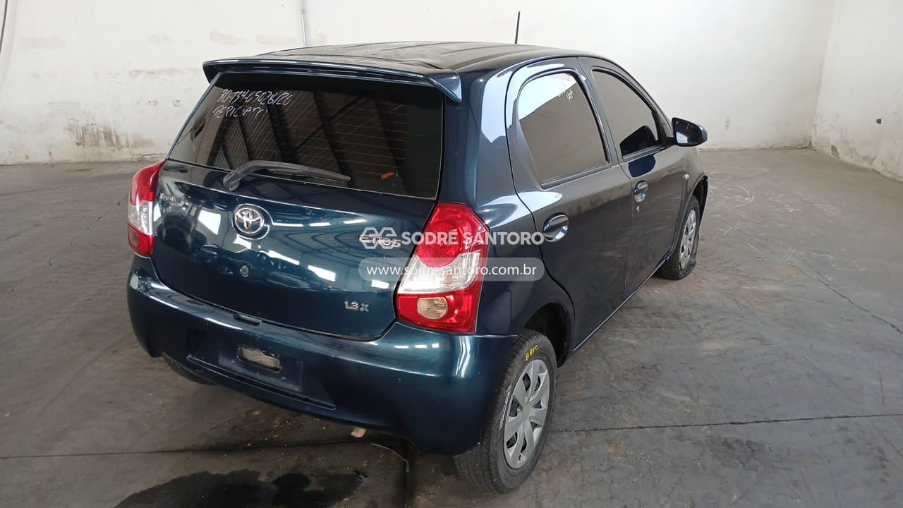 Toyota Etios Hb X 13l Mt 2017 — foto 4