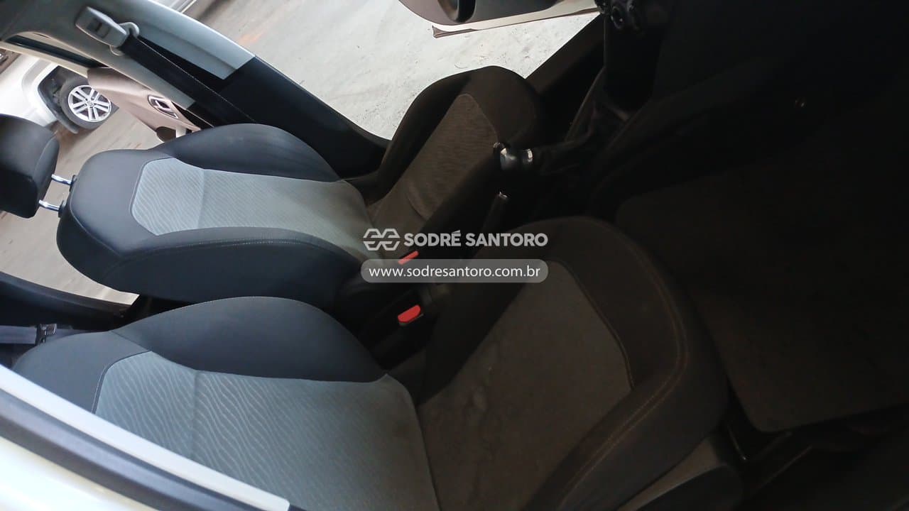 Peugeot 208 Active 2014 — foto 9