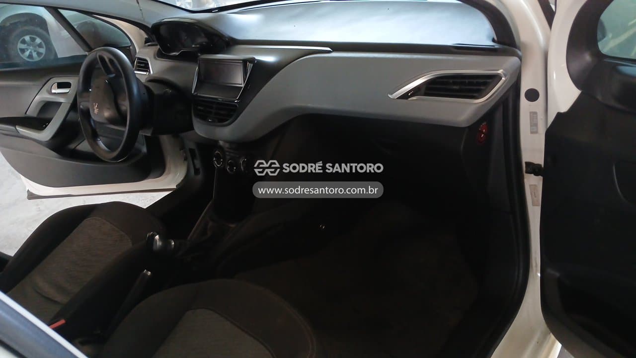 Peugeot 208 Active 2014 — foto 8