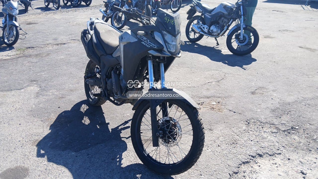 Honda Xre 300 Sahara 2024, prata