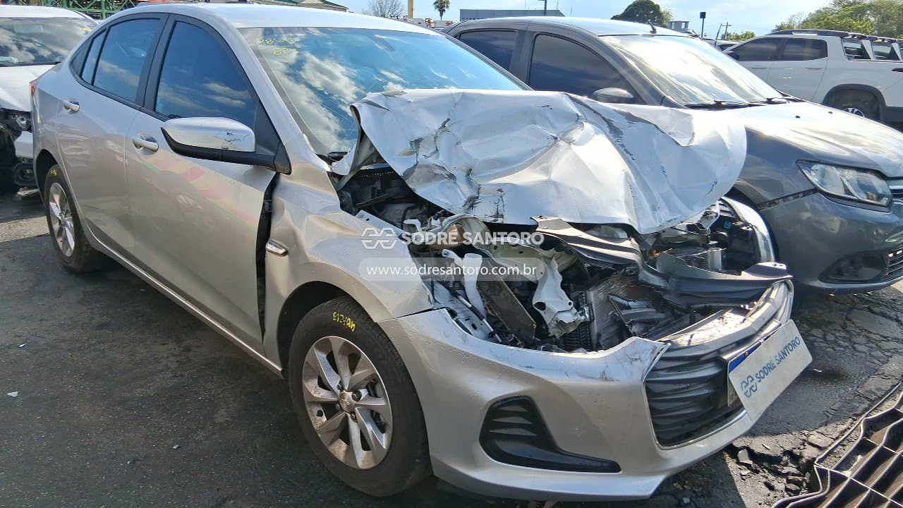 Chevrolet Onix Plus 10tat Lt1 2023, prata