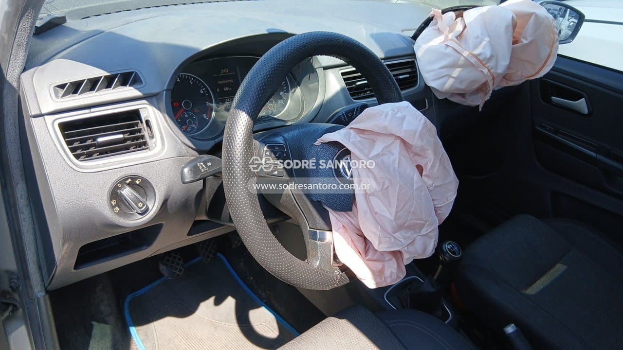 Volkswagen Fox 1.0 2014 — foto 6