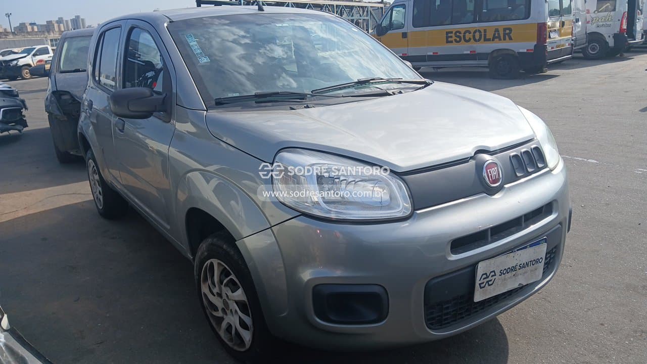 Fiat Uno Attractive 1.0 2016, prata