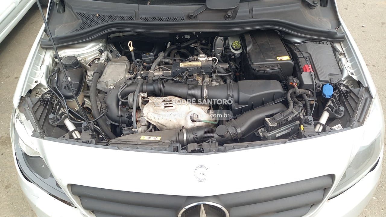 Mercedes-Benz B200cgi 2013 — foto 5