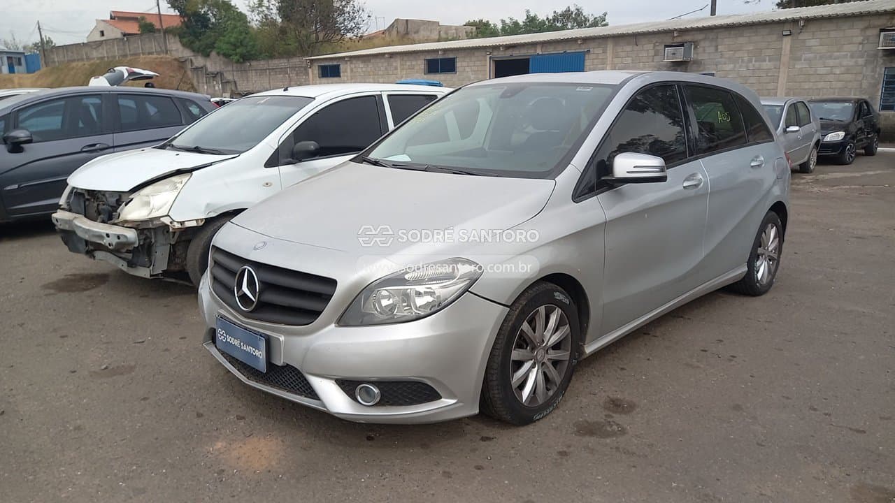 Mercedes-Benz B200cgi 2013 — foto 3