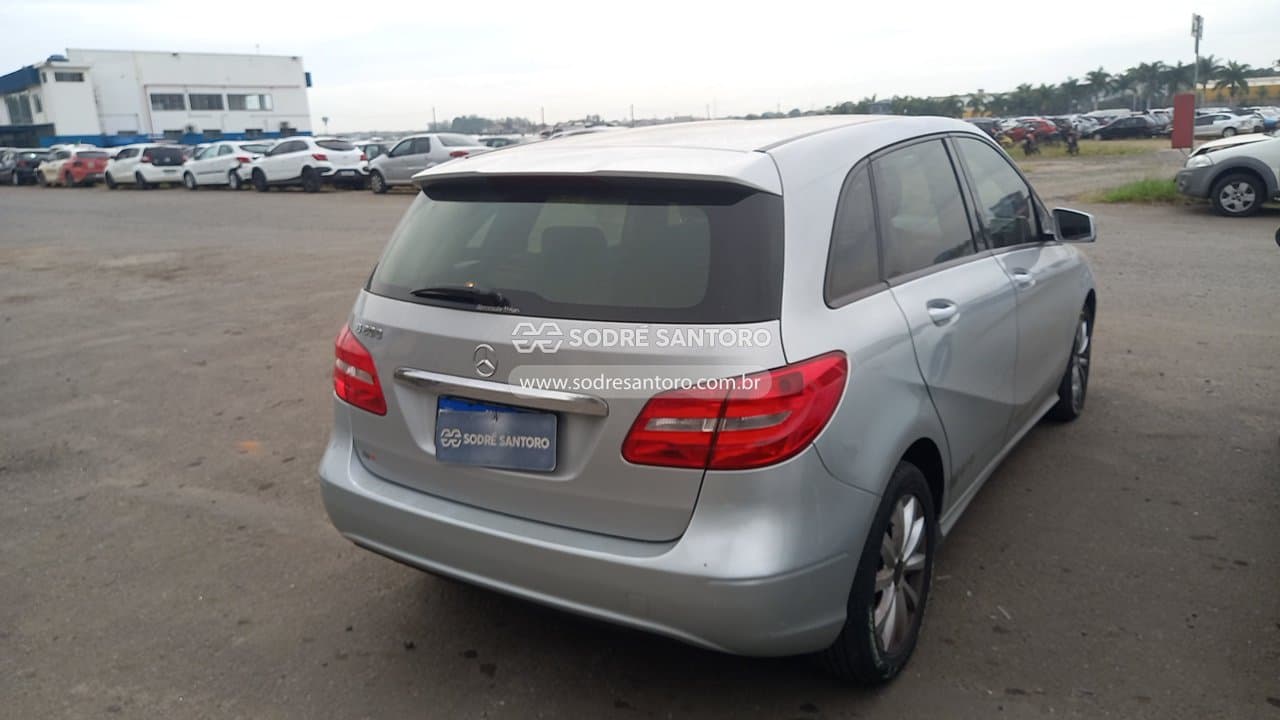 Mercedes-Benz B200cgi 2013 — foto 4