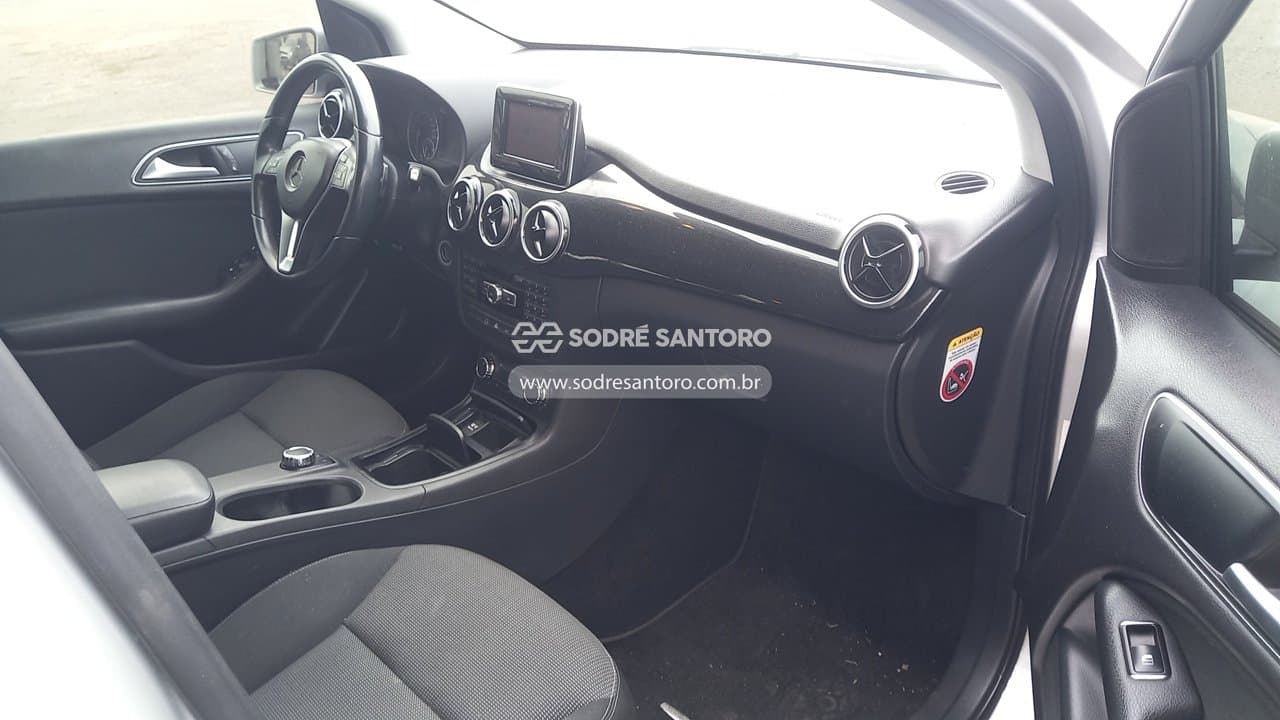 Mercedes-Benz B200cgi 2013 — foto 8