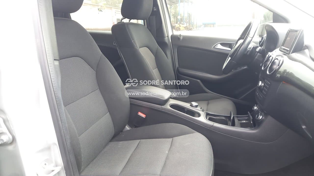 Mercedes-Benz B200cgi 2013 — foto 9