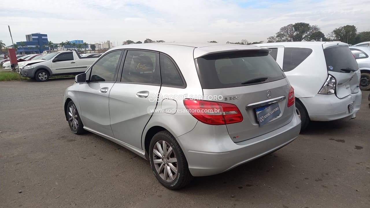 Mercedes-Benz B200cgi 2013 — foto 2