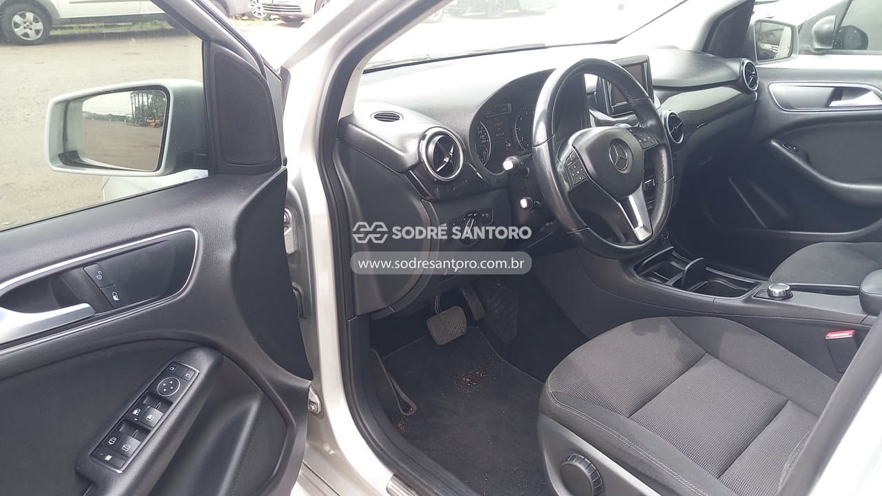 Mercedes-Benz B200cgi 2013 — foto 6