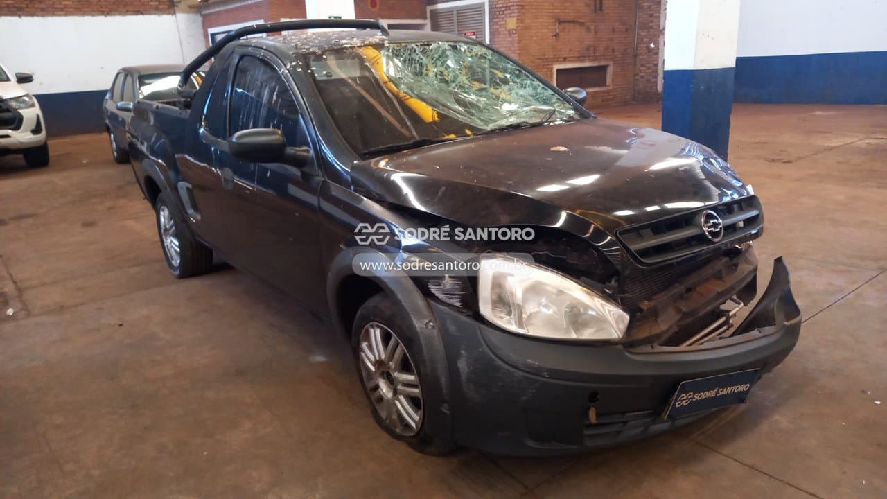 Chevrolet Montana Conquest 2006, preta
