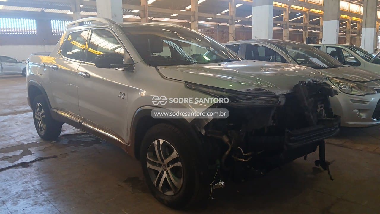 Fiat Toro Volcano At D4 2017, prata