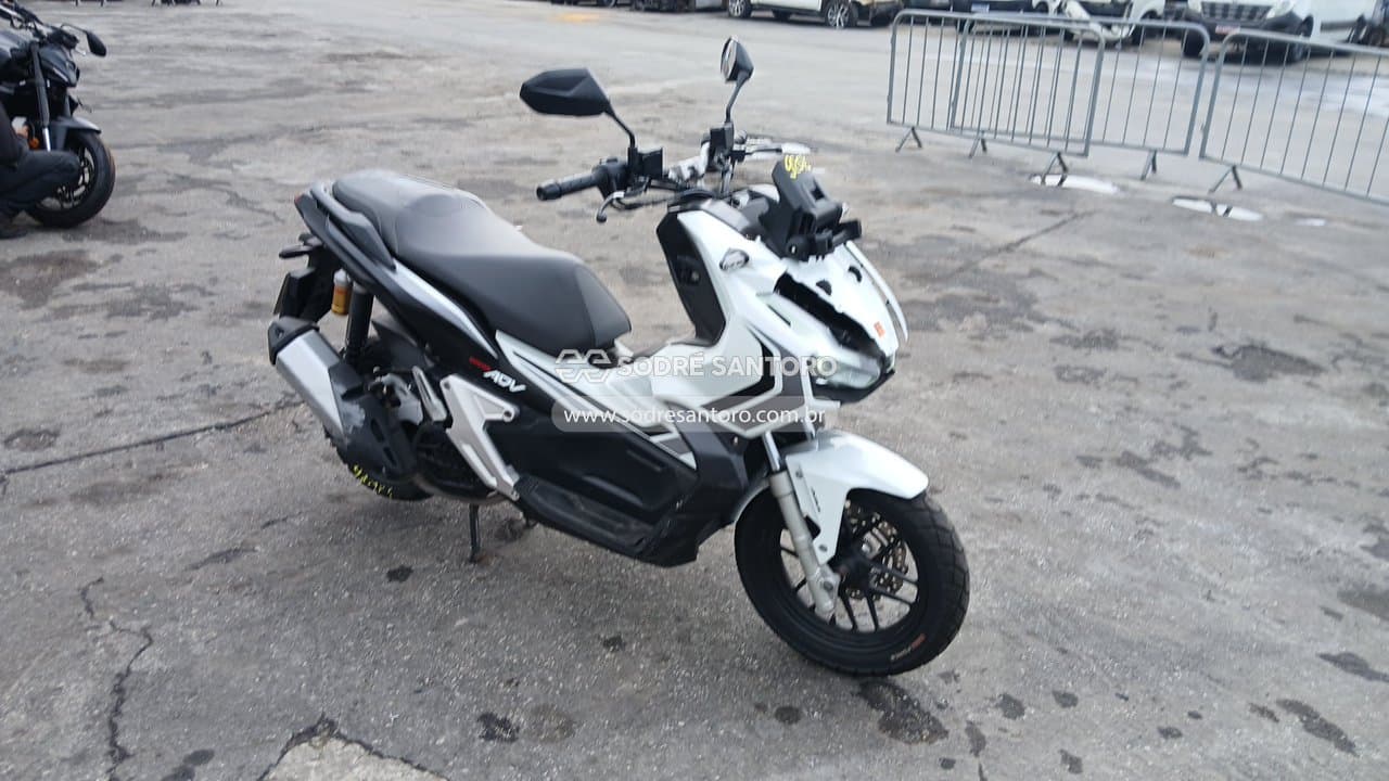Honda Adv 150 2022, branca