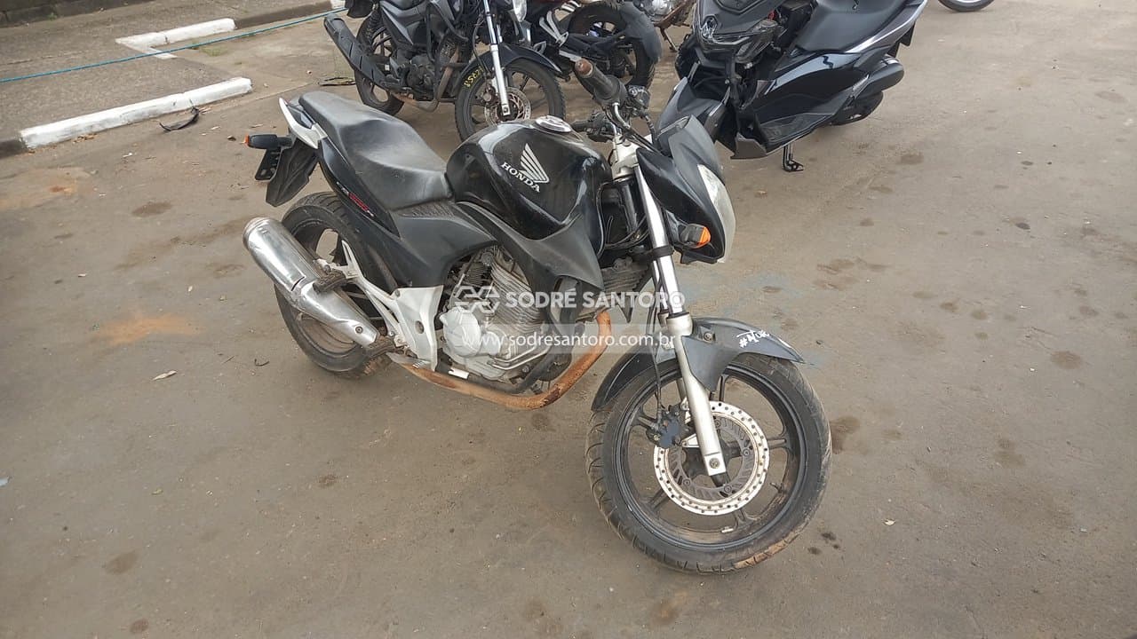 Honda Cb 300r 2010, preta
