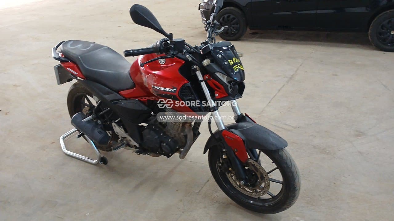 Yamaha Fz15 Fazer Abs 2024, vermelha