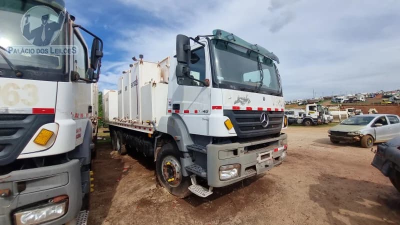 Mercedes-Benz Axor 33406x4 2011 — foto 3