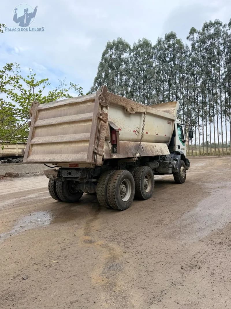 Volvo VM 330 6x4r 2017 — foto 3