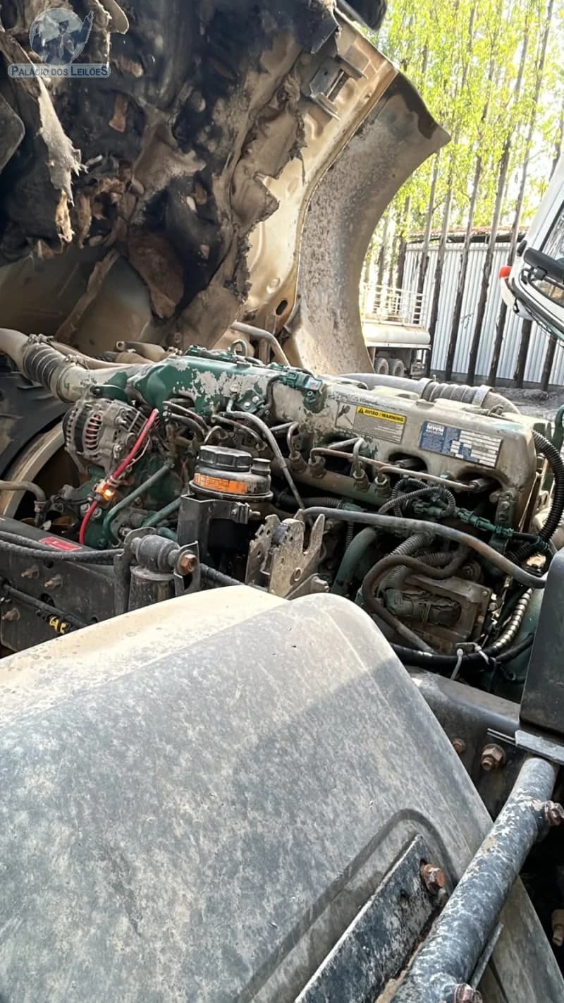 Volvo VM 330 6x4r 2017 — foto 14