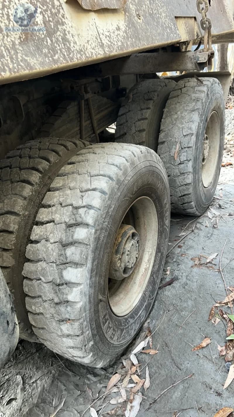 Volvo VM 330 6x4r 2017 — foto 10