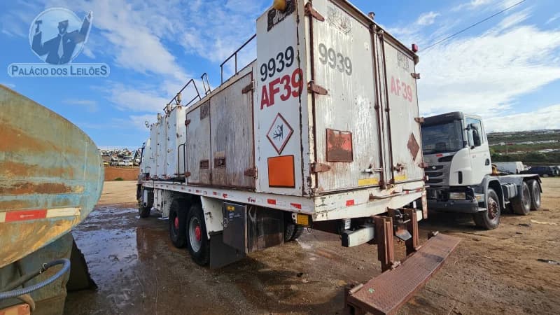 Mercedes-Benz Axor 33406x4 2011 — foto 6