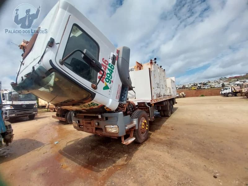 Mercedes-Benz Axor 33406x4 2011 — foto 1