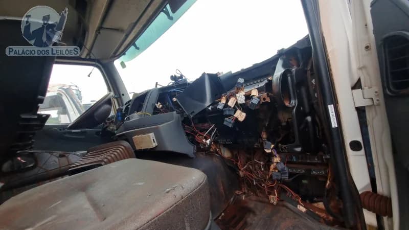 Mercedes-Benz Axor 33406x4 2011 — foto 8