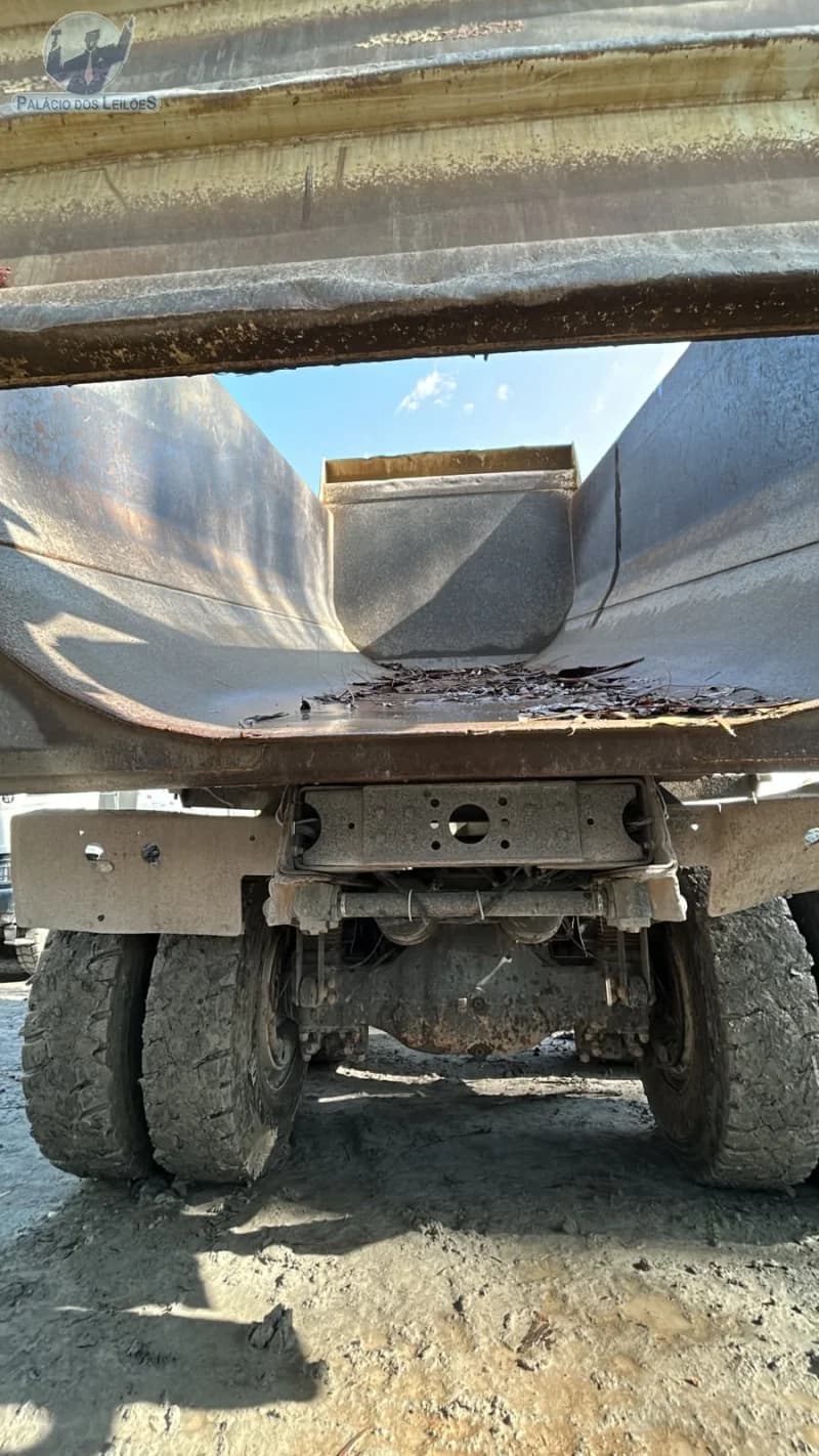 Volvo VM 330 6x4r 2017 — foto 6