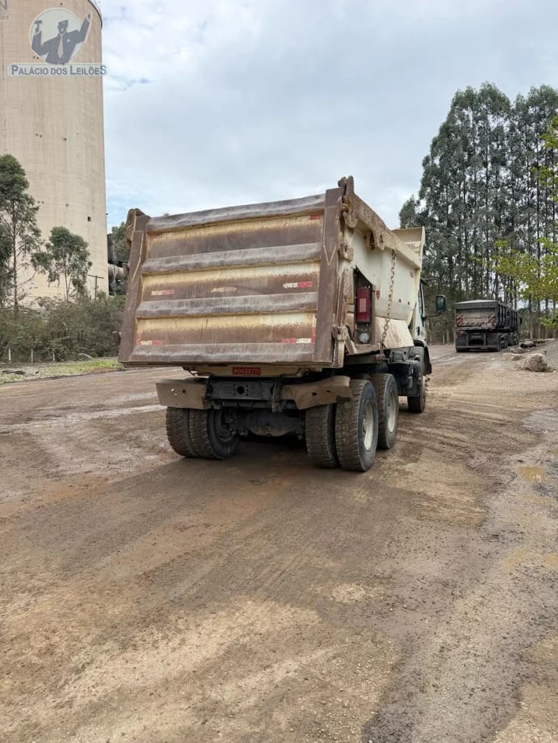 Volvo VM 330 6x4r 2017 — foto 5