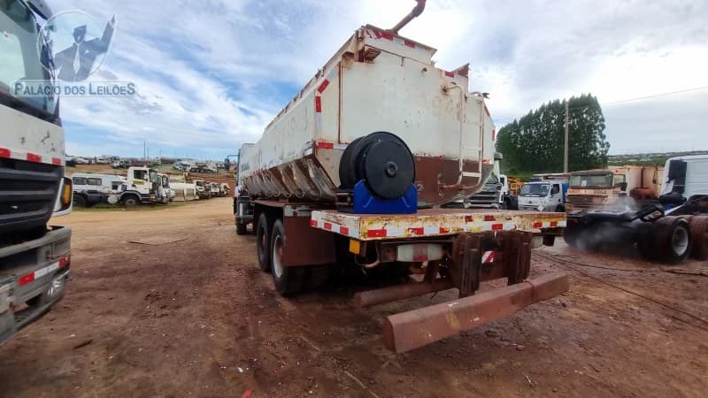 Mercedes-Benz Axor 33406x4 2012 — foto 6
