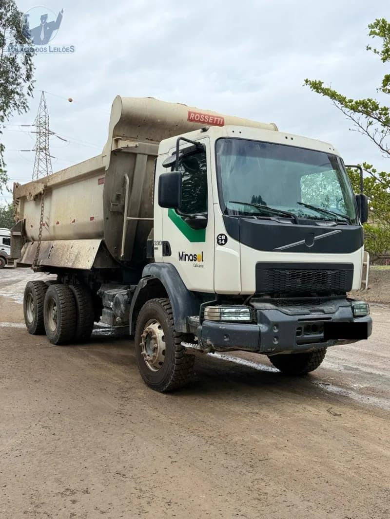 Volvo VM 330 6x4r 2017 — foto 2