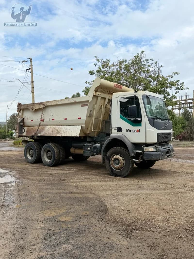 Volvo VM 330 6x4r 2017 — foto 3