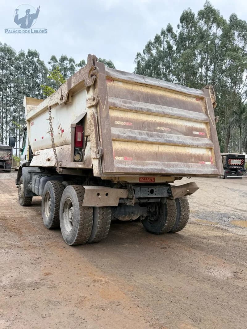 Volvo VM 330 6x4r 2017 — foto 7