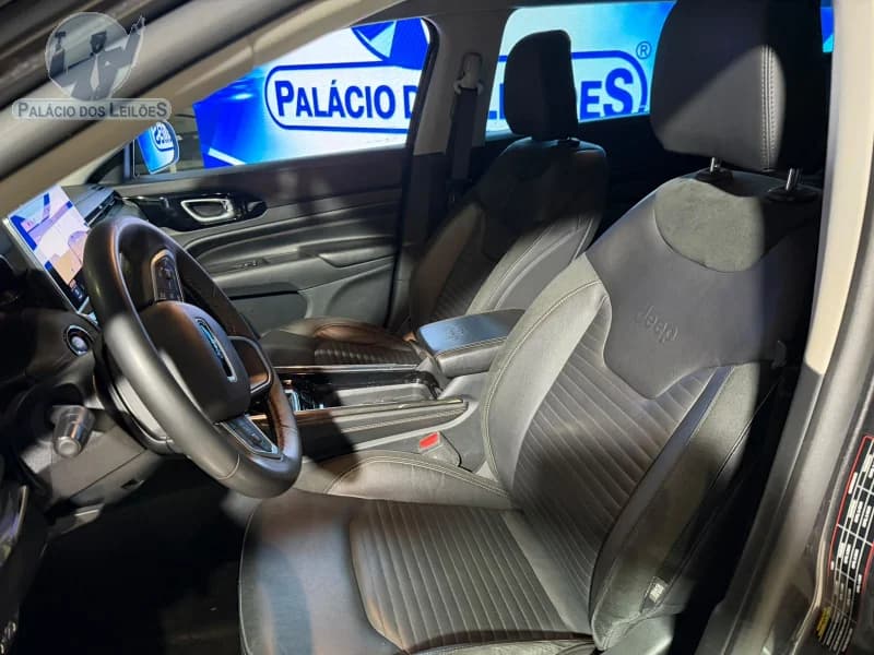 Jeep Commander LIM T 2025 — foto 10