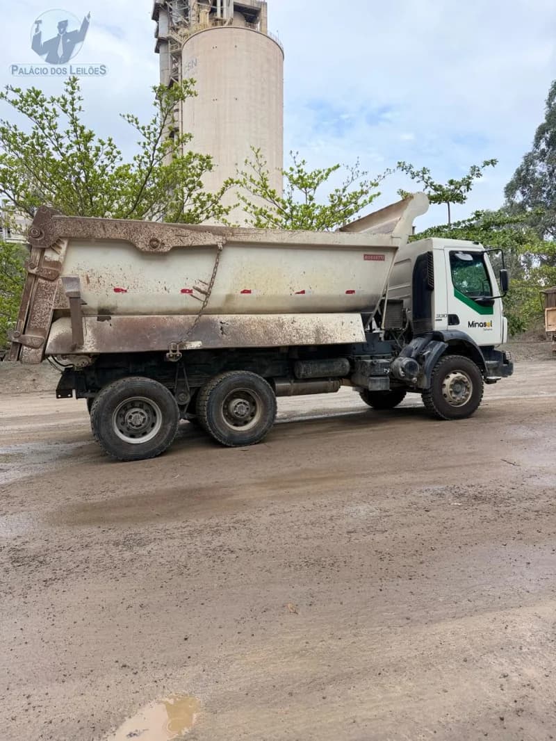 Volvo VM 330 6x4r 2017 — foto 5