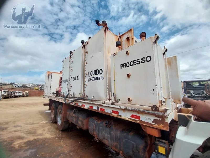 Mercedes-Benz Axor 33406x4 2011 — foto 4