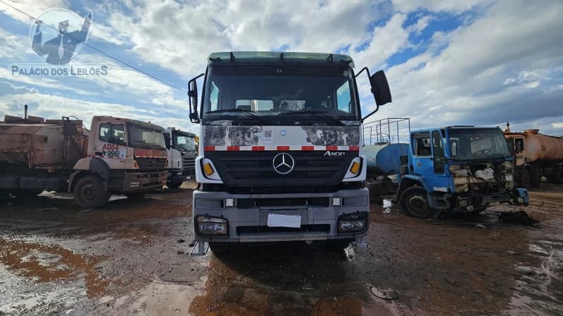 Mercedes-Benz Axor 33406x4 2011 — foto 2