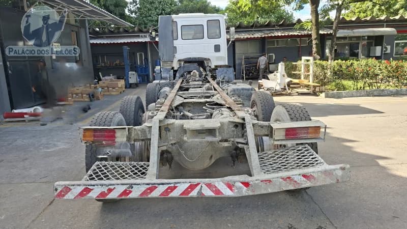 Iveco Eurocargo 260e25n 2011 — foto 6