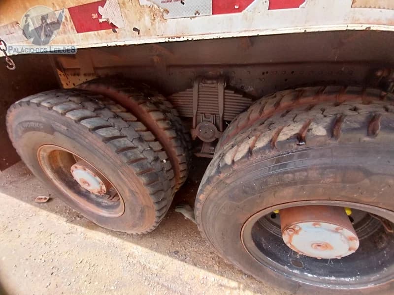 Mercedes-Benz Axor 33406x4 2011 — foto 9