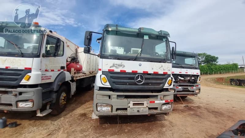 Mercedes-Benz Axor 33406x4 2011 — foto 2