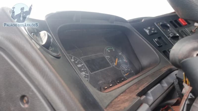 Mercedes-Benz Axor 33406x4 2011 — foto 9