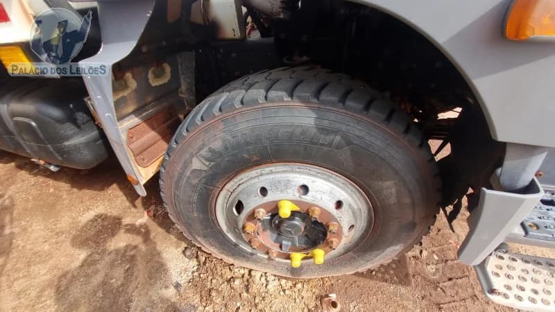 Mercedes-Benz Axor 33406x4 2011 — foto 10