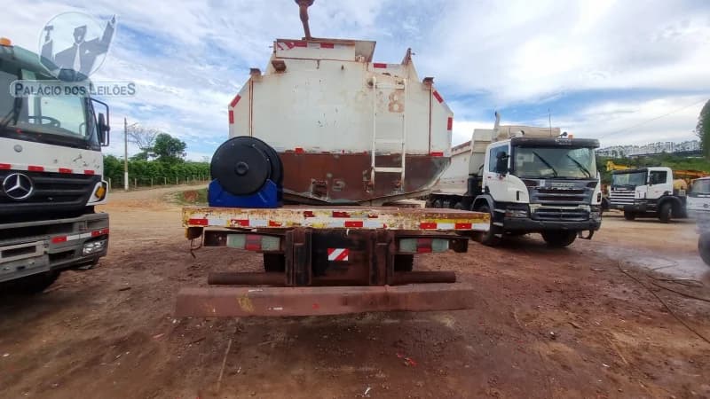 Mercedes-Benz Axor 33406x4 2012 — foto 5