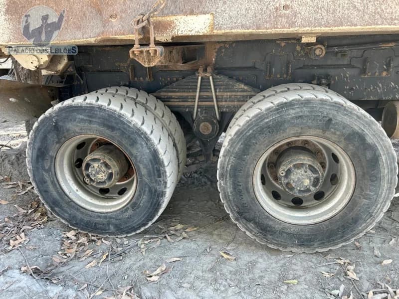 Volvo VM 330 6x4r 2017 — foto 12