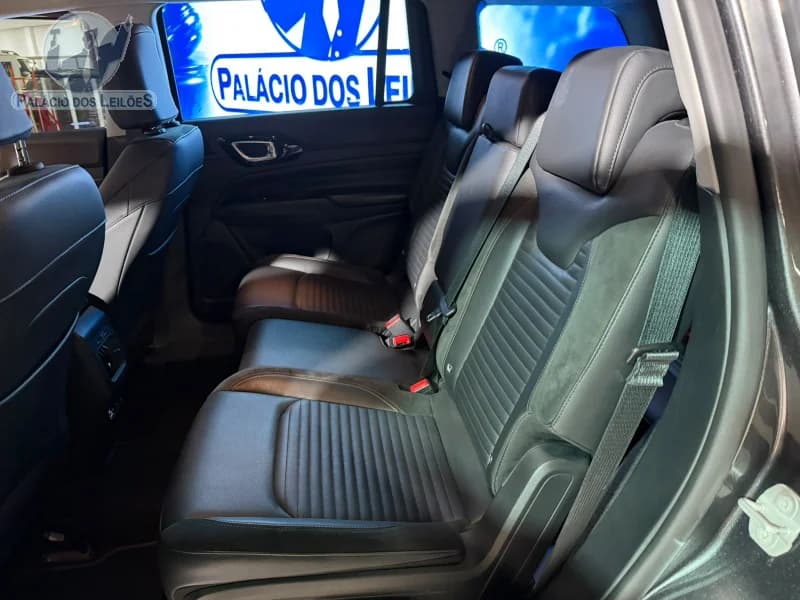 Jeep Commander LIM T 2025 — foto 11